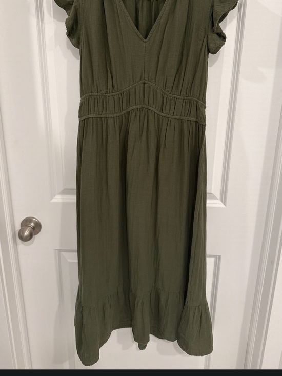 Dresses & Skirts - Women's Olive Green V-Neck Tiered Midi Dress